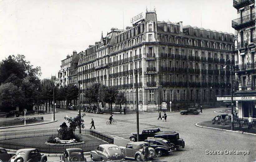 21 DIJON Place Darcy Hotel de la Cloche 1954.jpg